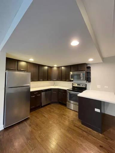 Main picture of 6119 N Kenmore Ave