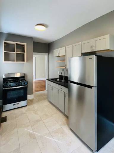 Main picture of 831 King St