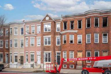 Main picture of 820 E North Ave