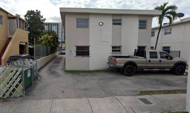 Main picture of 1980 SW 6th St