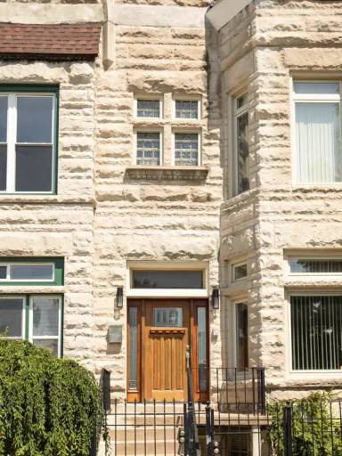 Main picture of 4711 S Michigan Ave