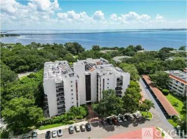 Main picture of 2699 Seville Blvd