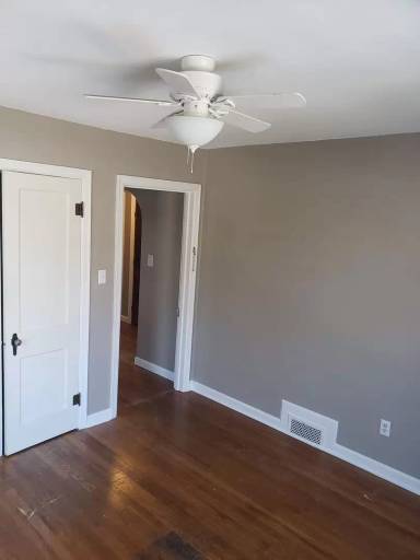 Main picture of 933 W 8th St