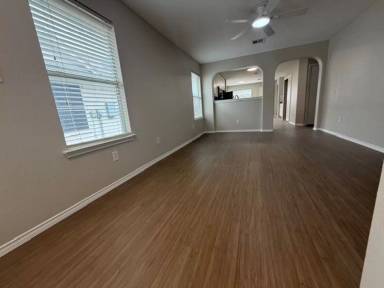 Main picture of 15209 Parrish Ln