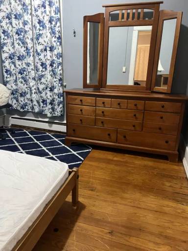 Main picture of 8 Davies Pl