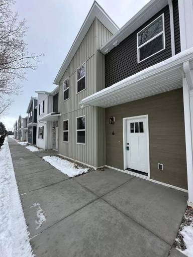 Main picture of 826 E Sunnyside Rd