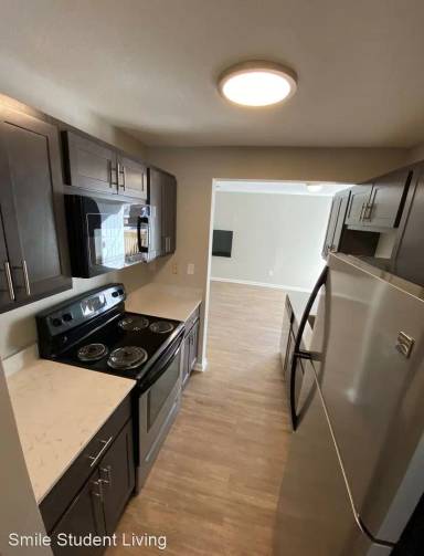Main picture of 106 S Gregory St
