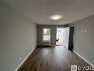 Main picture of 677 W Gravois Rd