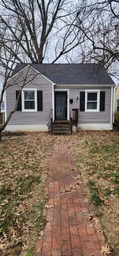 Main picture of 208 Colonial Dr