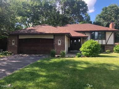 Main picture of 113 102nd Ln NE