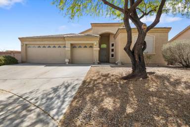 Main picture of 885 S Eynon Pl