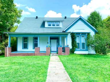 Main picture of 839 Richardson St