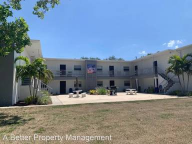 Main picture of 426 Palm Ave N