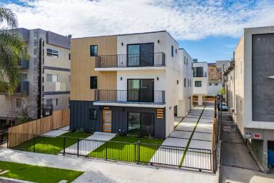 Main picture of 1237 N Orange Dr