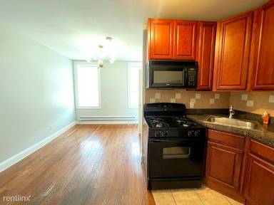 Main picture of 6611 Broadway