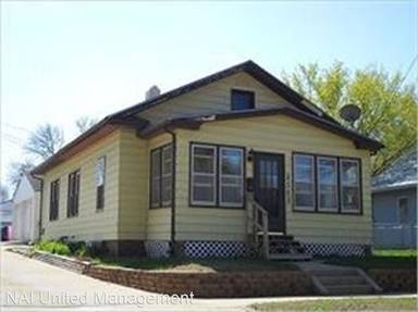 Main picture of 2508 Chicago Ave