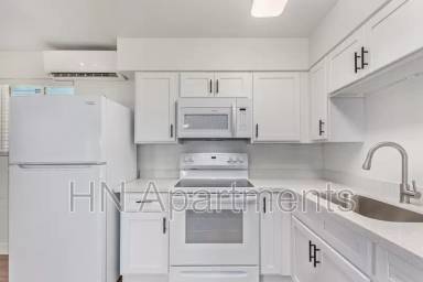 Main picture of Four Palms Apartments