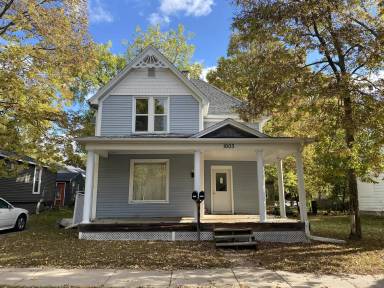 Main picture of 1003 1/2 Porter Ave