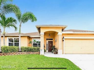 Main picture of 1410 Fairway Cir