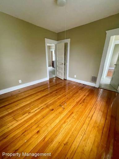 Main picture of 255 Orchard St