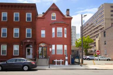Main picture of 19 Fulton St