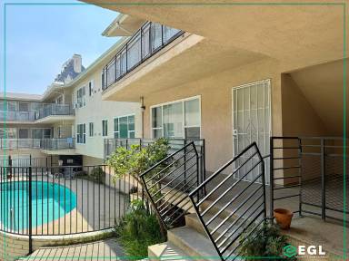 Main picture of 5350 Russell Ave