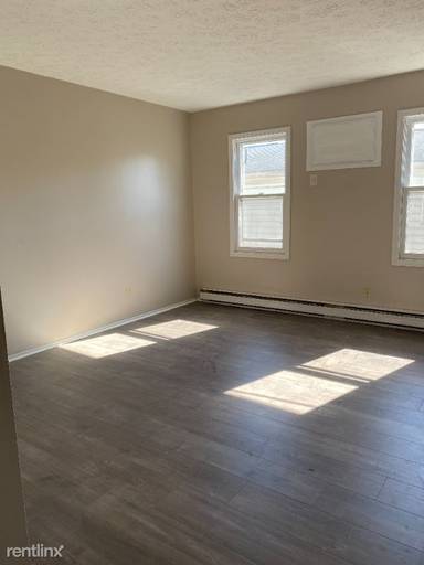 Main picture of 555 Schiller Ave