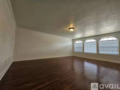 Main picture of 1823 Valley View Dr