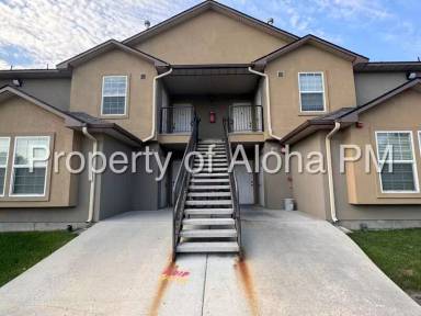 Main picture of 1057 W Pine Ave