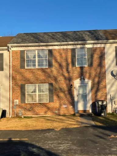 Main picture of 20 Treelane Dr
