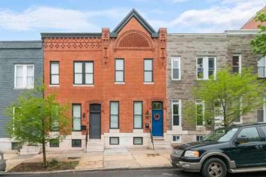 Main picture of 1634 N Broadway