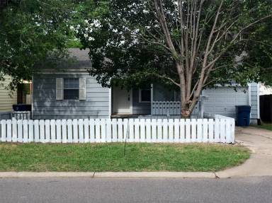 Main picture of 815-817 Stansell Dr