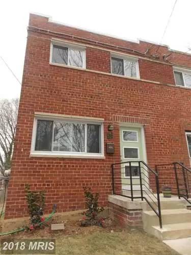 Main picture of 30 Van Buren St NW