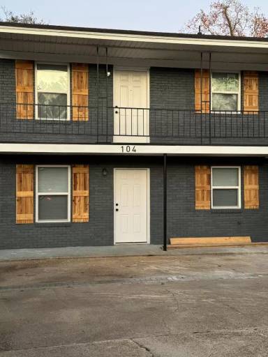 Main picture of 104 Park Row Ave