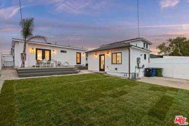 Main picture of 8119 Kenyon Ave