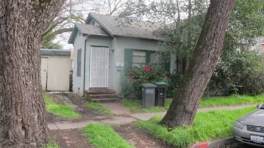 Main picture of 221 Cherry St
