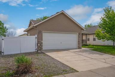 Main picture of 7701 N Joanna Dr