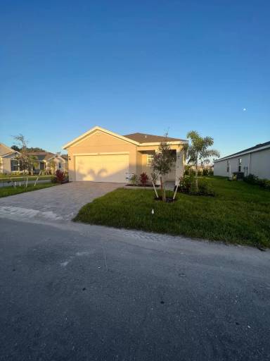 Main picture of 801 Serenity Ln