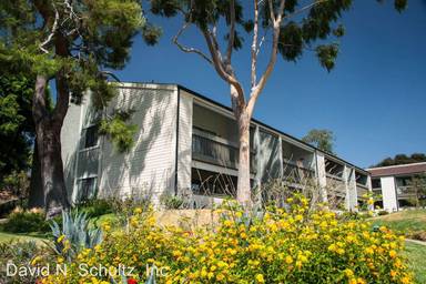 Main picture of 930 N San Dimas Ave