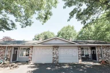 Main picture of 3331 NE 57th Ave