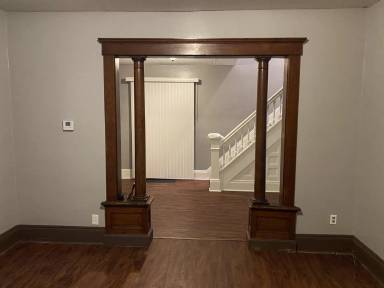 Main picture of 921 3rd St NW