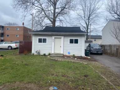 Main picture of 898 Chesnut Blvd