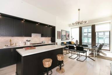 Main picture of 288 Pacific Ave