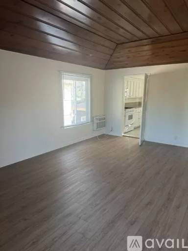 Main picture of 5533 Radford Ave