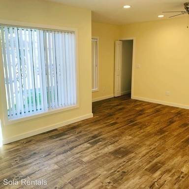 Main picture of 7900 Avalon Blvd
