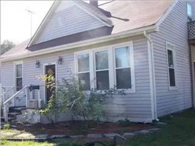 Main picture of 2710 E 46th St