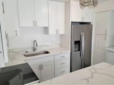Main picture of 155 Paoakalani Ave