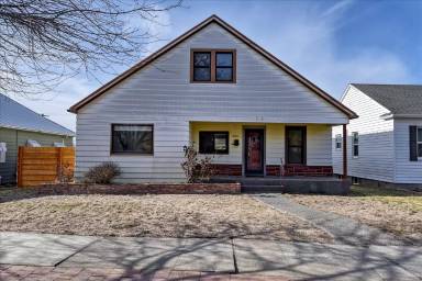 Main picture of 204 W 4th Ave