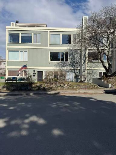 Main picture of 705 O St