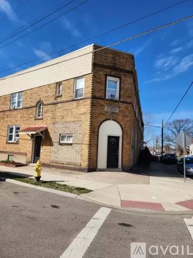 Main picture of 1772 Williams Ave